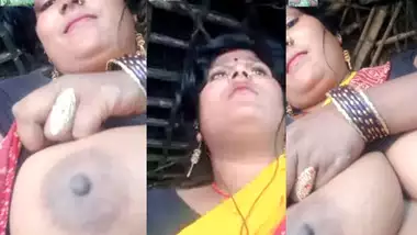 380px x 214px - Mature Indian Girl Showing Her Big Melons indian sex video