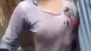 380px x 214px - Desi Petite Girl Flasing Her Sleek Body indian sex video